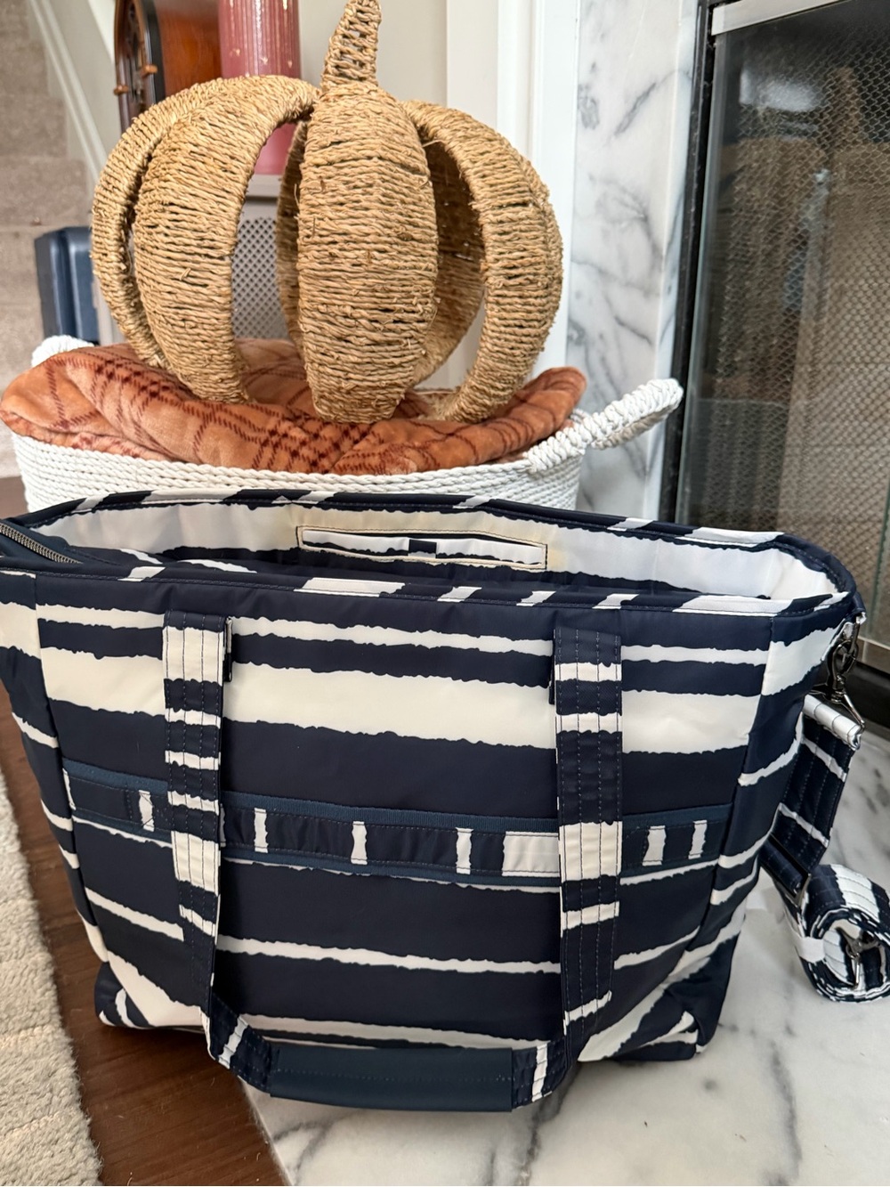 lug Paddle Navy Stripe Quilted Tote Bag - Picture 2 of 7